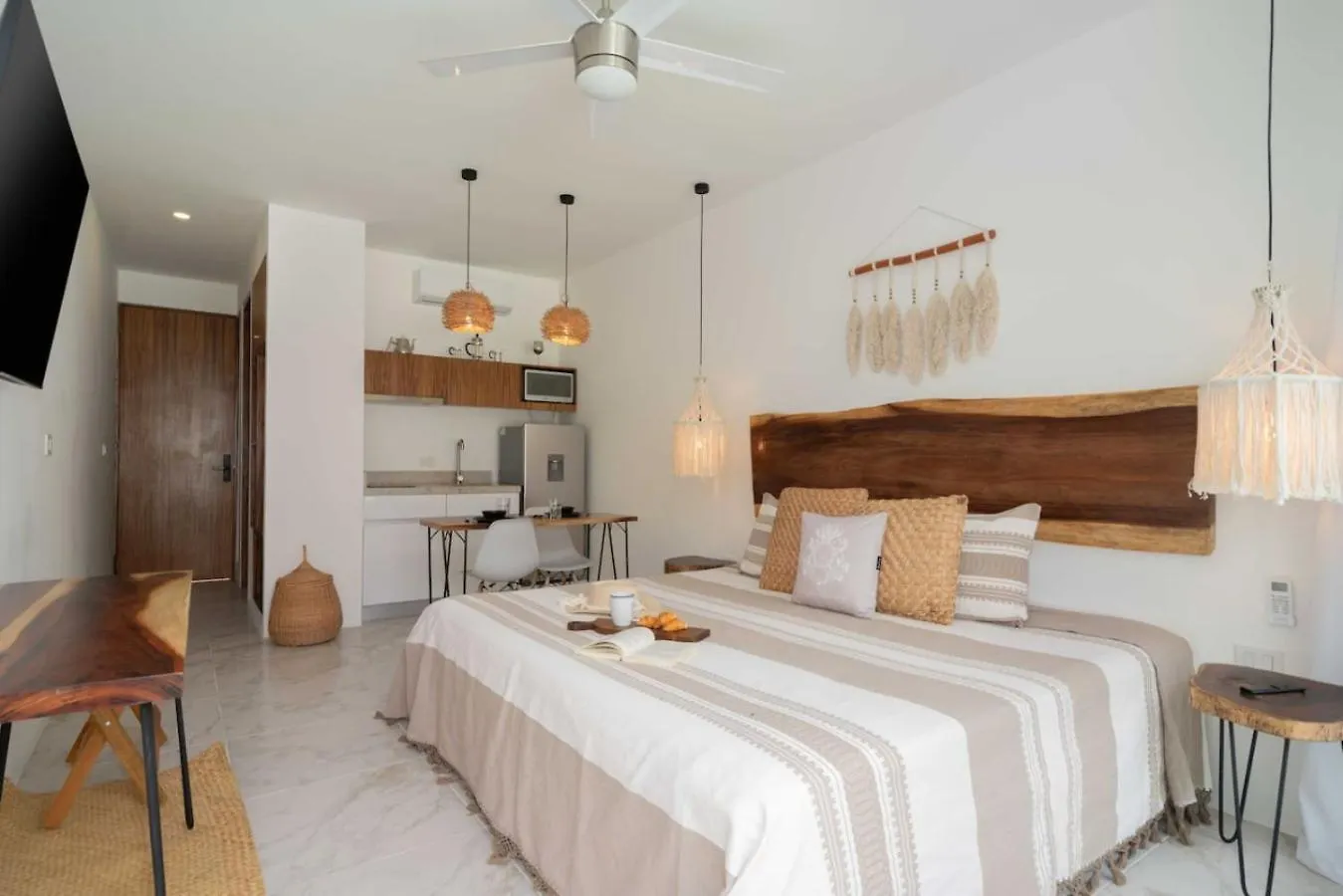 Modern And Stylish Studio In Muuk 툴룸 0*,