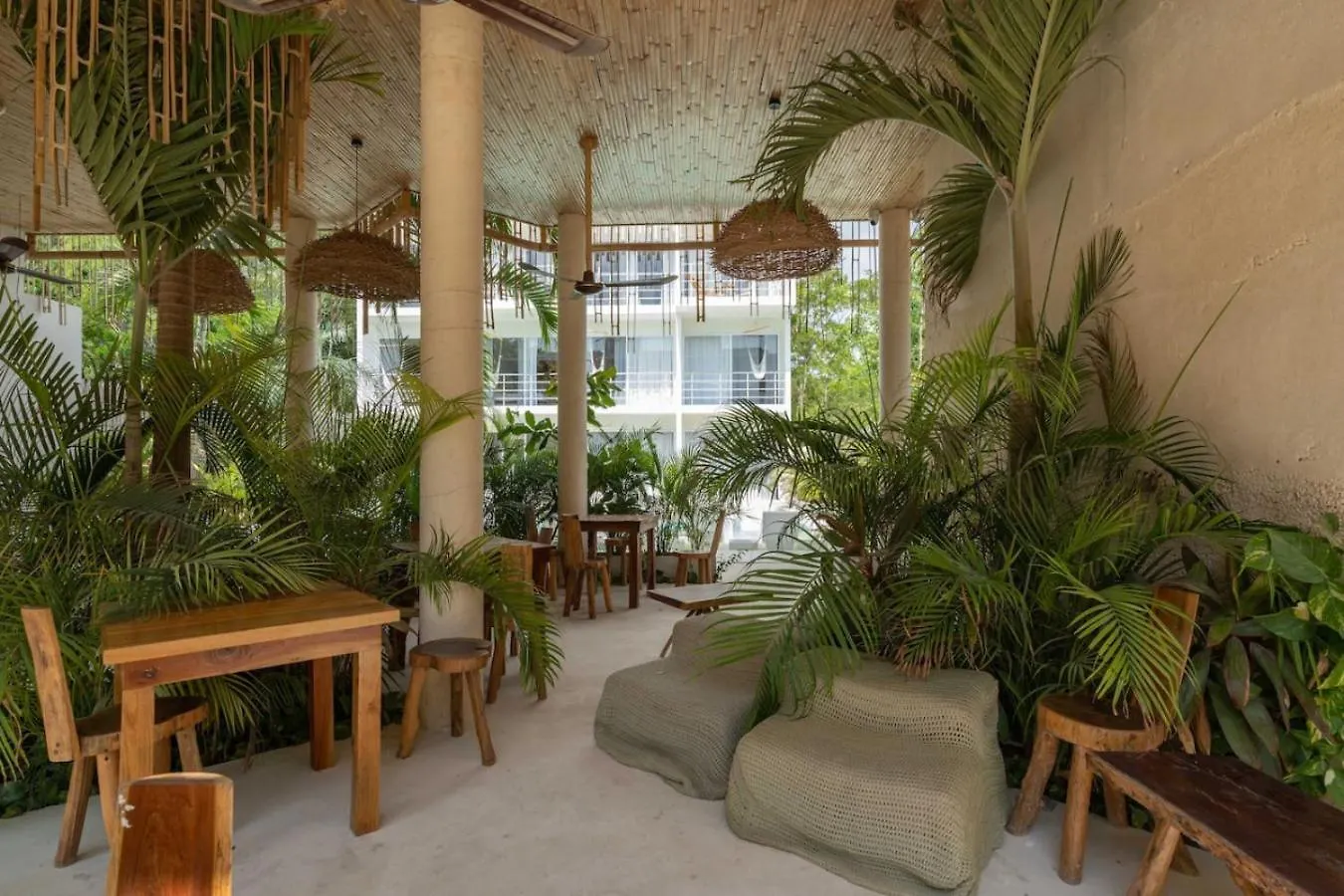 Modern And Stylish Studio In Muuk 툴룸 아파트