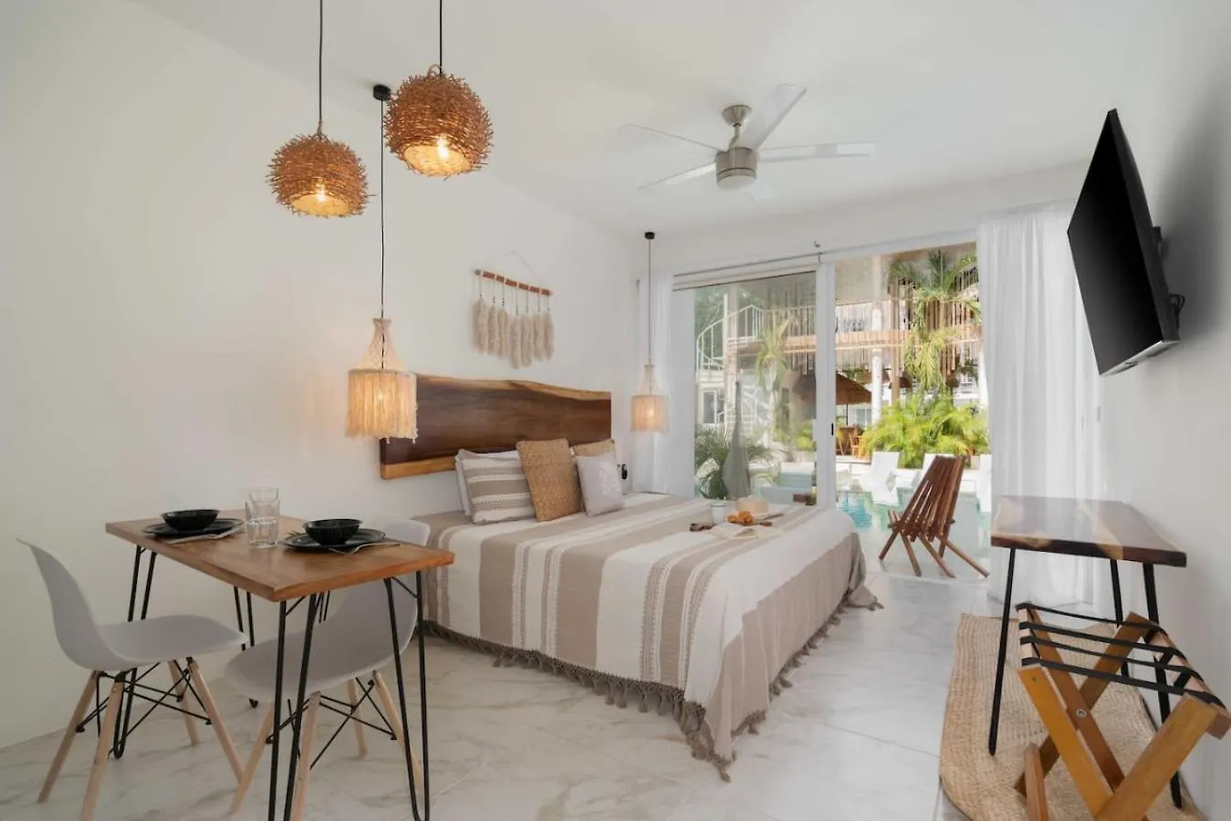 Modern And Stylish Studio In Muuk 툴룸 아파트